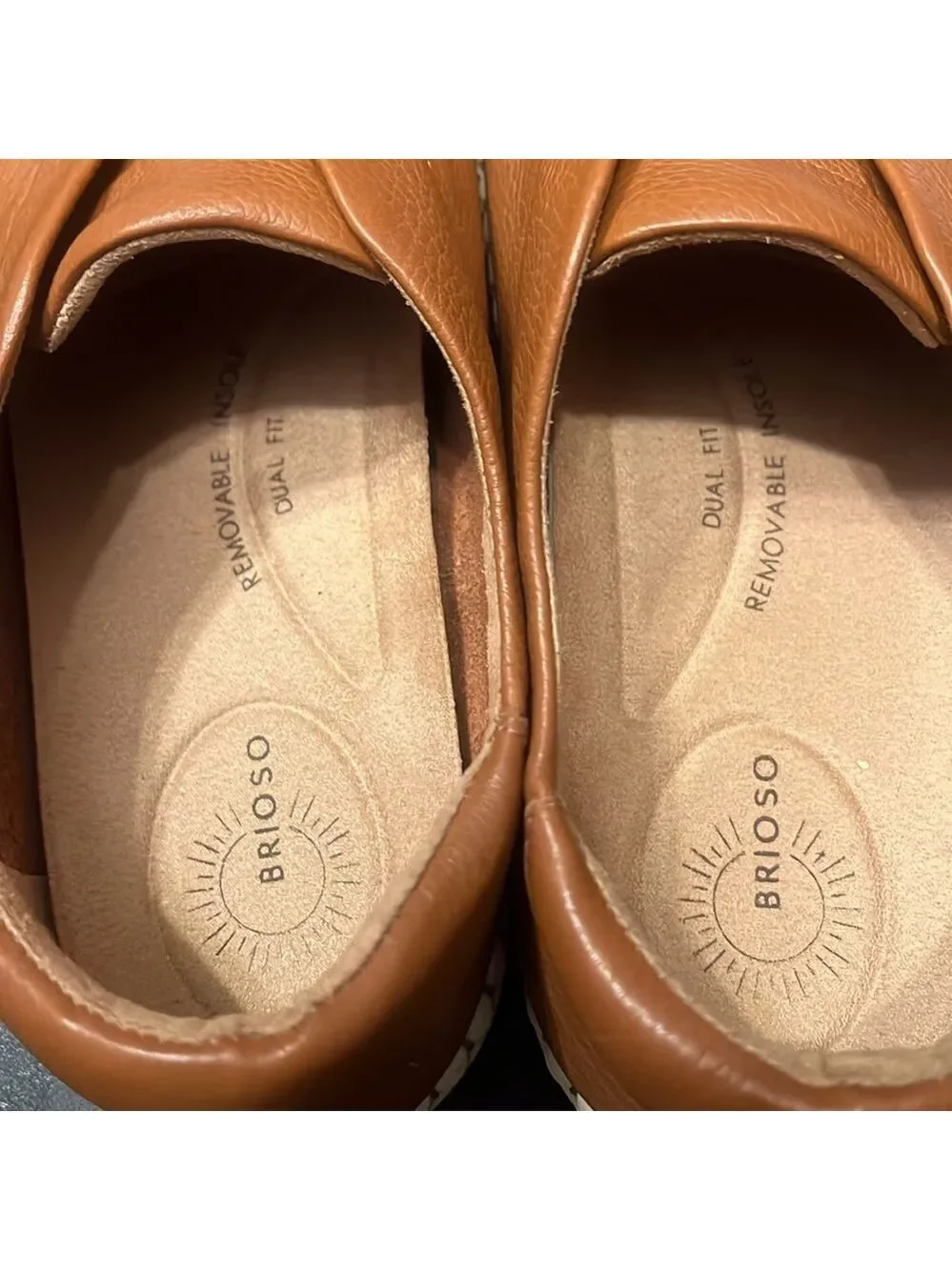 NWOB $110 Brioso Sabina Brazilian Made Comfort Flats - 9.5